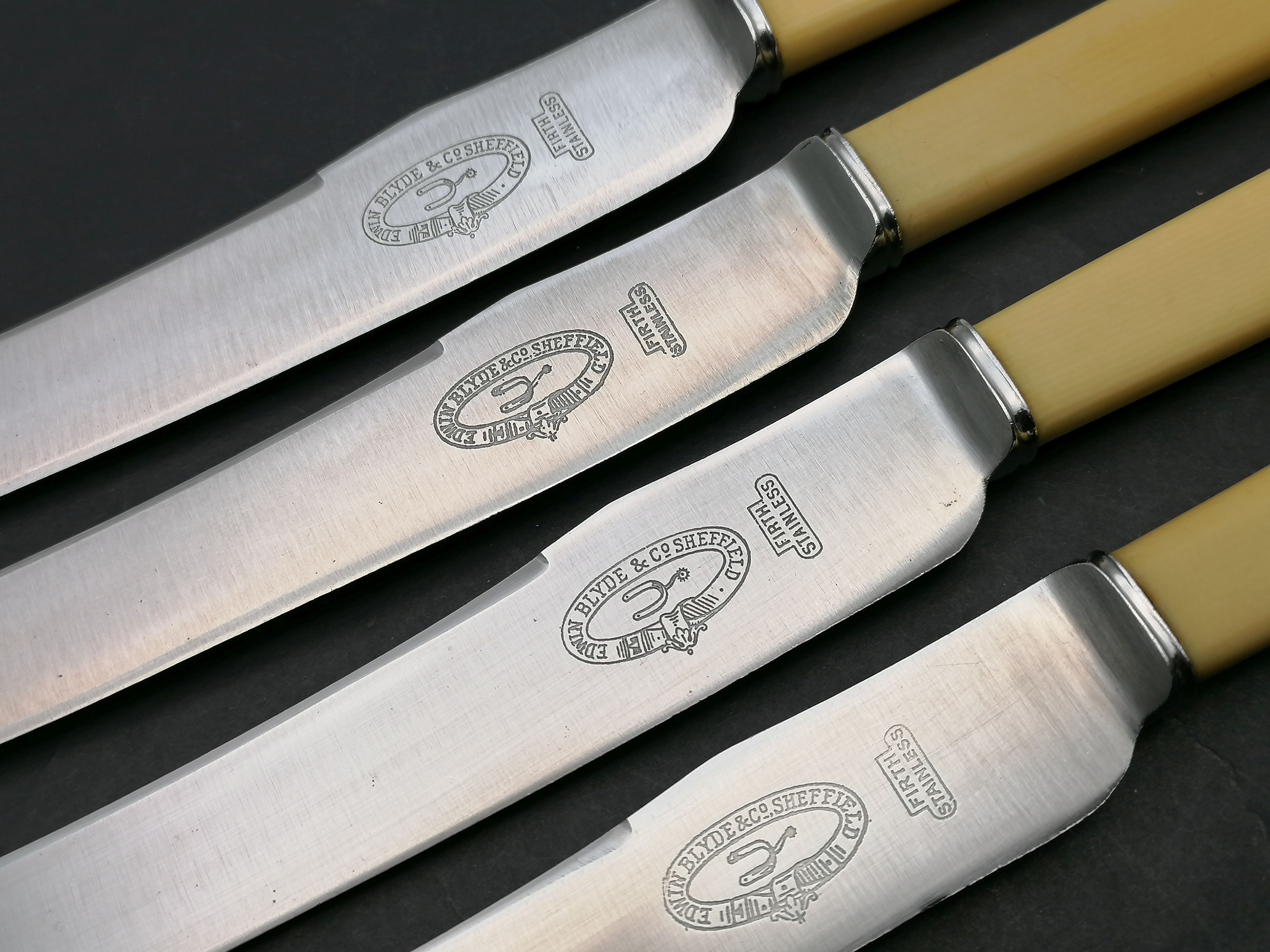 4X LARGE VINTAGE DINNER KNIVES EDWIN BLYDE SHEFFIELD CUTLERY FAUX