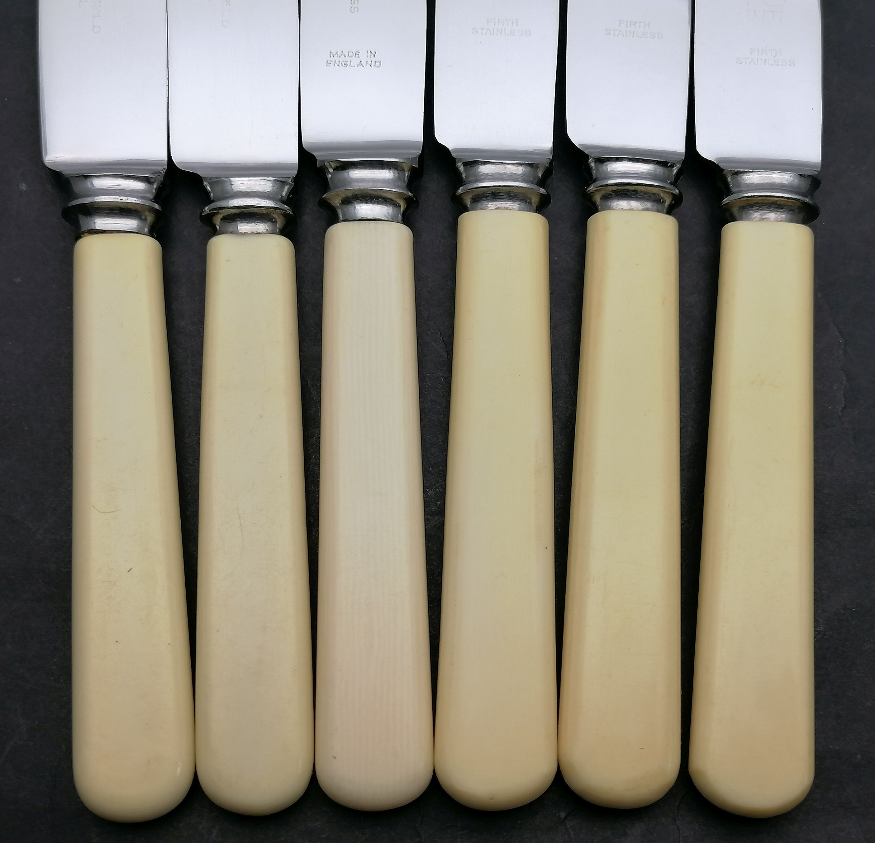 6X VINTAGE DINNER KNIVES SHEFFIELD CUTLERY FAUX BONE HANDLED