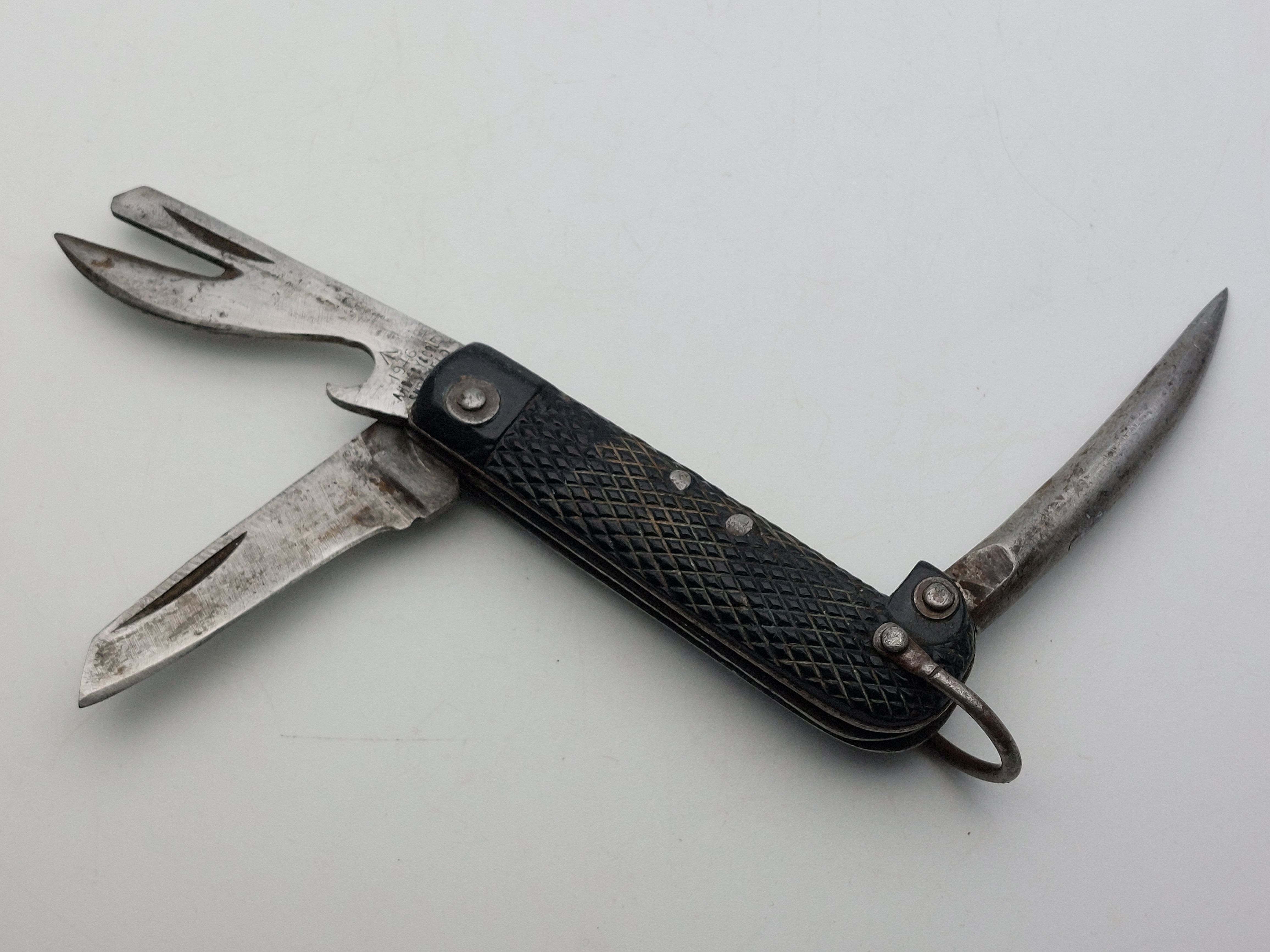 MILITARY ARMY CLASP / JACK KNIFE 1946 DATED A.H. BISBY SHEFFIELD