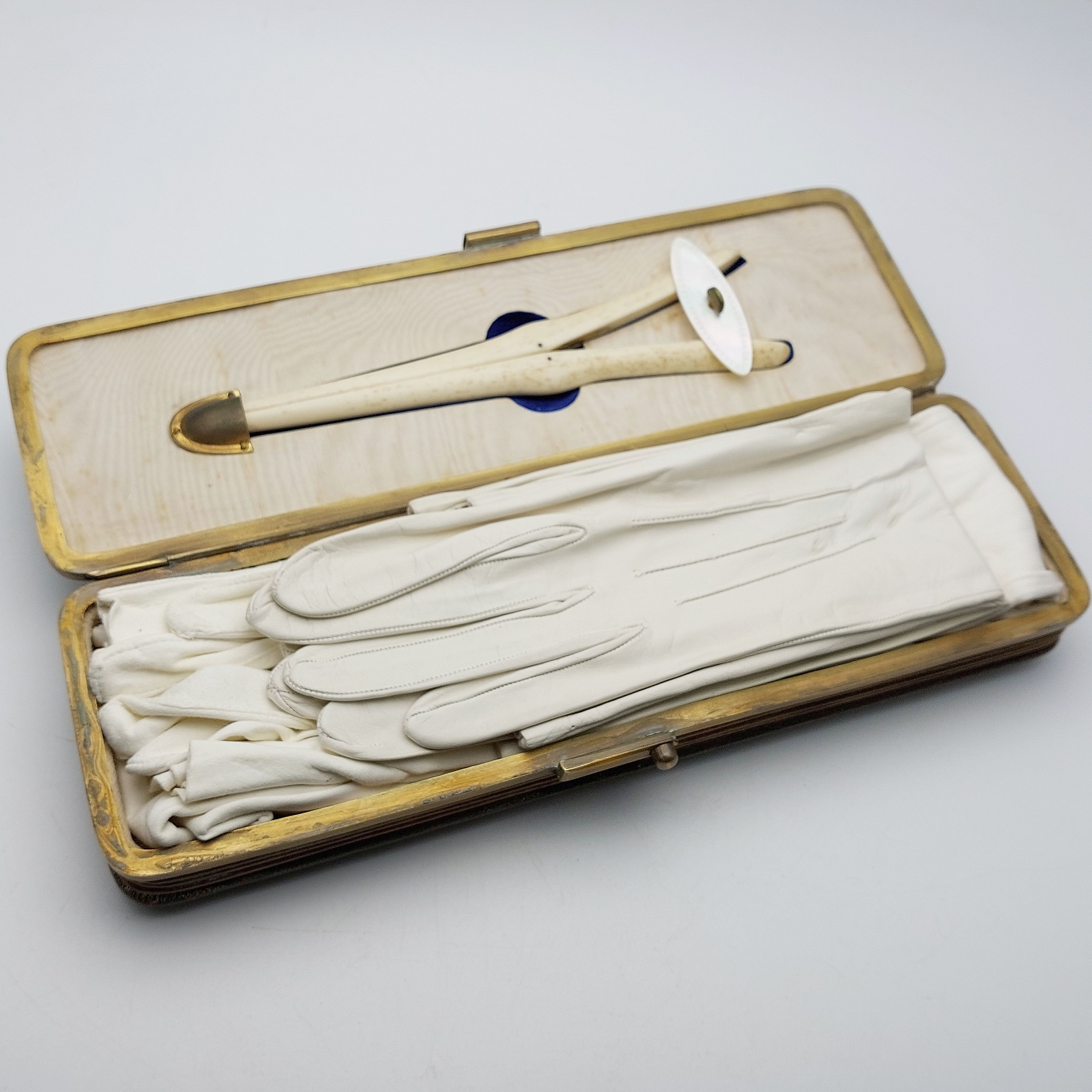 VICTORIAN LADIES GLOVE BOX WITH LONG LEATHER & PEARL GLOVES ANTIQUE