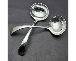 Good Pair Old English Pattern Sauce Ladles - Silver Plated - Sheffield - Vintage (#59330)