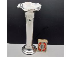 Gleaming Vintage Stem Vase - Walker & Hall Silver Plated 1957 (#59752)