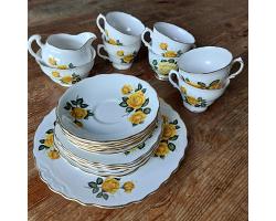 Royal Vale Yellow Roses 21 Piece Tea Cup Saucer Plate Service - Vintage (#59836)