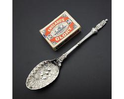 Beautiful Victorian Berry Bowl Jam Spoon - Apostle Handle - Silver Plated (#59852)