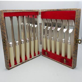 Walker & Hall Faux Bone Handled Fish Cutlery Set - Cased - 1956 Silver Plated (#59678) 1
