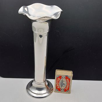 Gleaming Vintage Stem Vase - Walker & Hall Silver Plated 1957 (#59752) 1