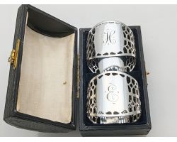 Good Cased Pair Napkin Rings Initials H & E Silver Plated Antique (#100431)