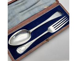 Old English Bright Cut Dessert Spoon & Fork - Cased - Victorian Silver Plated (#58365)