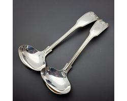 Fiddle Thread Shell Pair Of Large Sauce Ladles - Antique Silver Plated (#59628)