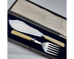 Vintage Cased Fish Servers - Faux Bone Handled - Silver Plated Epns A1 (#59680)