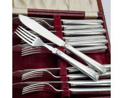 Good Looking Cased Fish Eaters  Set - Silver Plated - Vintage (#61914)