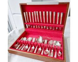 70pc Canteen Community Hampton Court / Coronation Silver Plated Vintage (#61970)