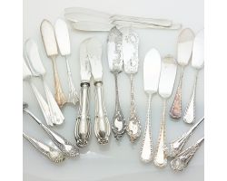 Matched Pattern Pairs Of Butter Spreaders Silver Plated Antique & Vintage (#61992)