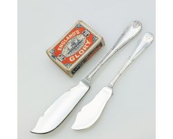 Mappin & Webb Louis Xvi Pattern 2x Silver Plated Butter Spreaders (#99482)