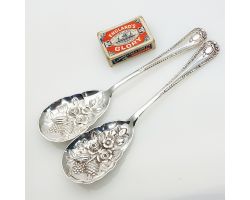 Gadroon Pattern - Pair Of Berry Bowl Serving Spoons John Batt Epns Silver Plated (#99491)