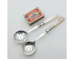 2x Mother Of Pearl Handle Sifting Straining Ladles Silver Plated Antique Epns (#99594)