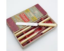 Lovely Palette Tea Butter Knives Faux Bone Handled Original Box Fenton Sheffield (#99648)