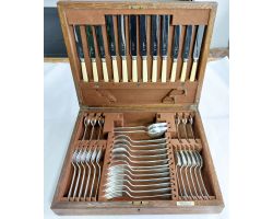 Harrods - Vintage Canteen Old English Silver Plated 6 Settings (#99767)