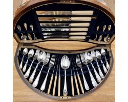 Fabulous Demi-lune Shape Canteen Old English Sheffield Silver Plated (#99870)