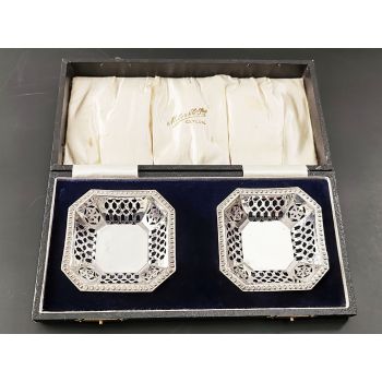 Cased Pair Of Sterling Silver Bon-bon Dishes - Birmingham 1927 (#100262) 1