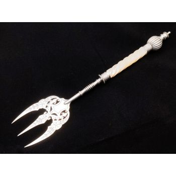 Super Looking Mother Of Pearl Handled Victorian Bread Fork Silver Plated (#100388) 1