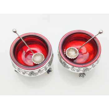 Gorgeous Pair Victorian Salt Pots With Spoons & Red Glass Liners Silver Plated (#100456) 1
