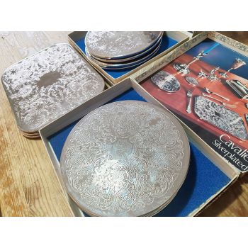 Vintage 8x Dinner Table Place Mats + 3 Serving Mats - Chased (#100710) 1