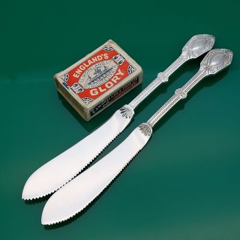Pair Of Shorter Length Cake Knives - Sheffield Silver Plated Antique Victorian (#60156) 1