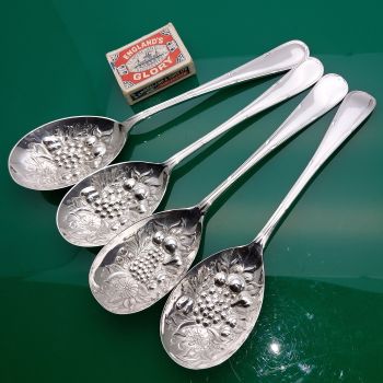 4x Reed & Ribbon Pattern Berry Bowl Serving Spoons - Silver Plated Antique Epns (#60774) 1