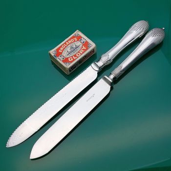 Queen Anne Pattern - 2x Cake Knives - Silver Plated Walker & Hall 1920 Etc (#61125) 1