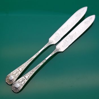 Pair Of Ornate Short Cake Knives - Jsd Epns Silver Plated Antique (#61127) 1