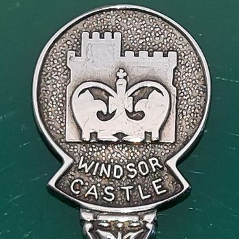 Unusual Dutch Sterling Silver Windsor Castle Souvenir Spoon 1981 (#61353) 1