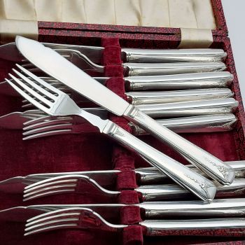 Good Looking Cased Fish Eaters  Set - Silver Plated - Vintage (#61914) 1