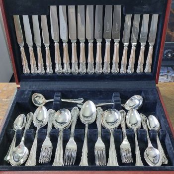 Asprey & Co - 8 Settings Chippendale Canteen - 66pc - Silver Plated (#99611) 1