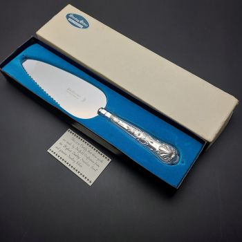 Queens Pattern Sterling Silver Handled Pie Server - 1981 - Boxed (#99674) 1